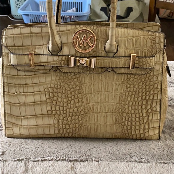 Michael Kors Handbags - Michael kors tote
